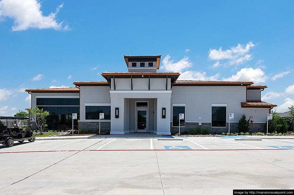 Mansions at Oak Point